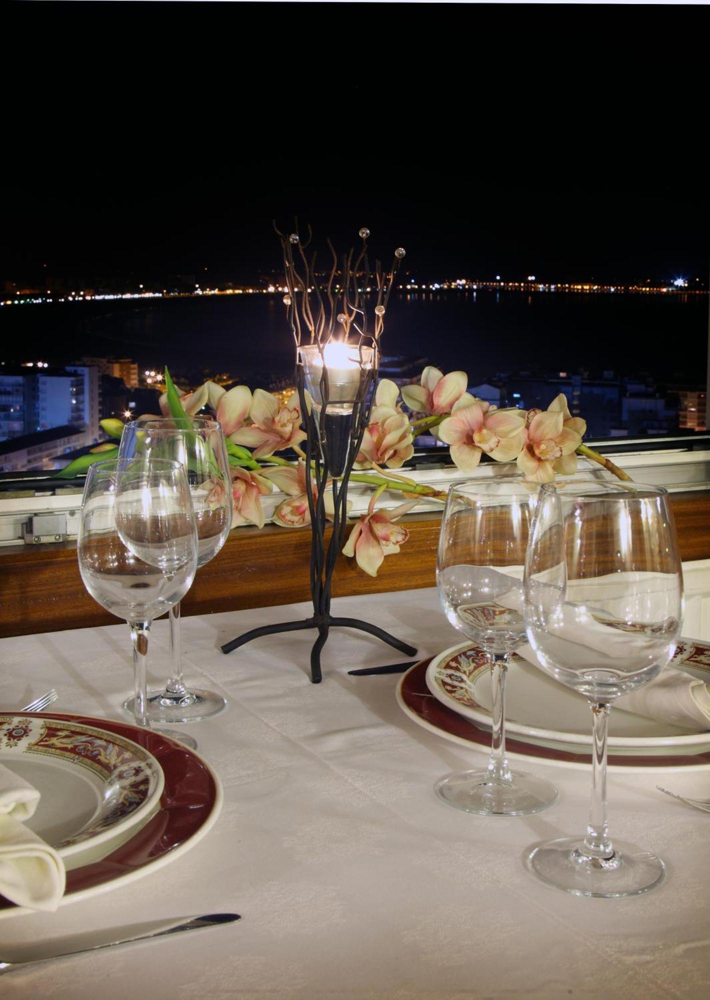 Hotel Restaurante Risco Laredo Exteriér fotografie